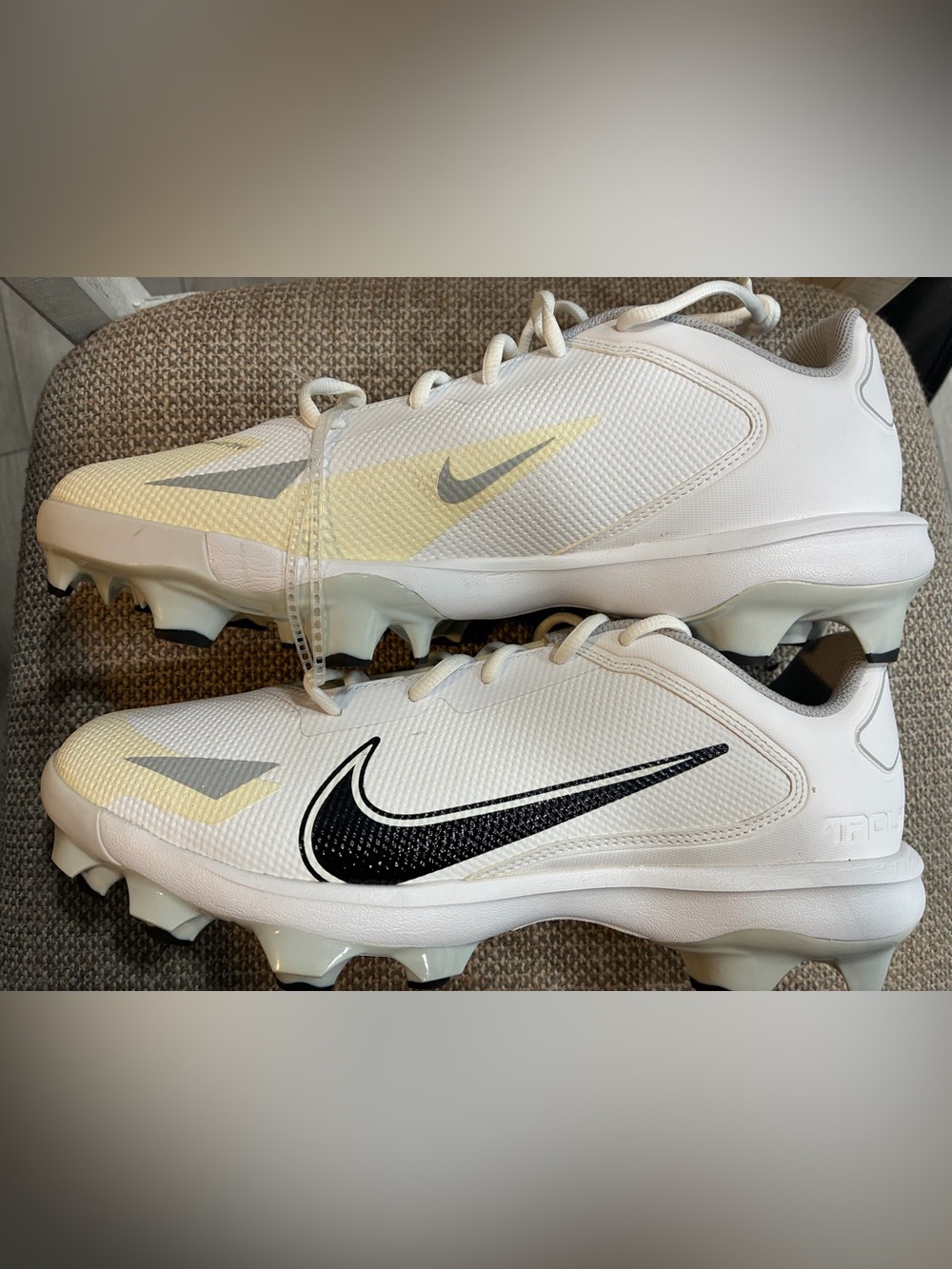 Nike Trout Dragon CC6 Men’s Molded Baseball Cleats (11) Retails for $125